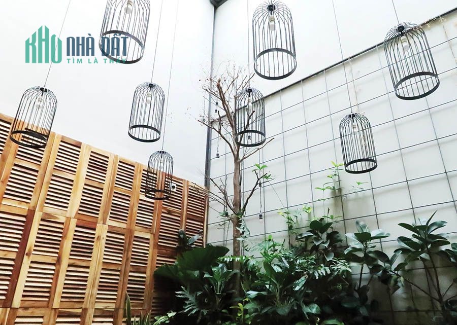 Chính chủ bán: Góc 2 MT đường Quốc Hương, Thảo Điền, Quận 2 - 40x40 - 300ty ( 183tr/m2)