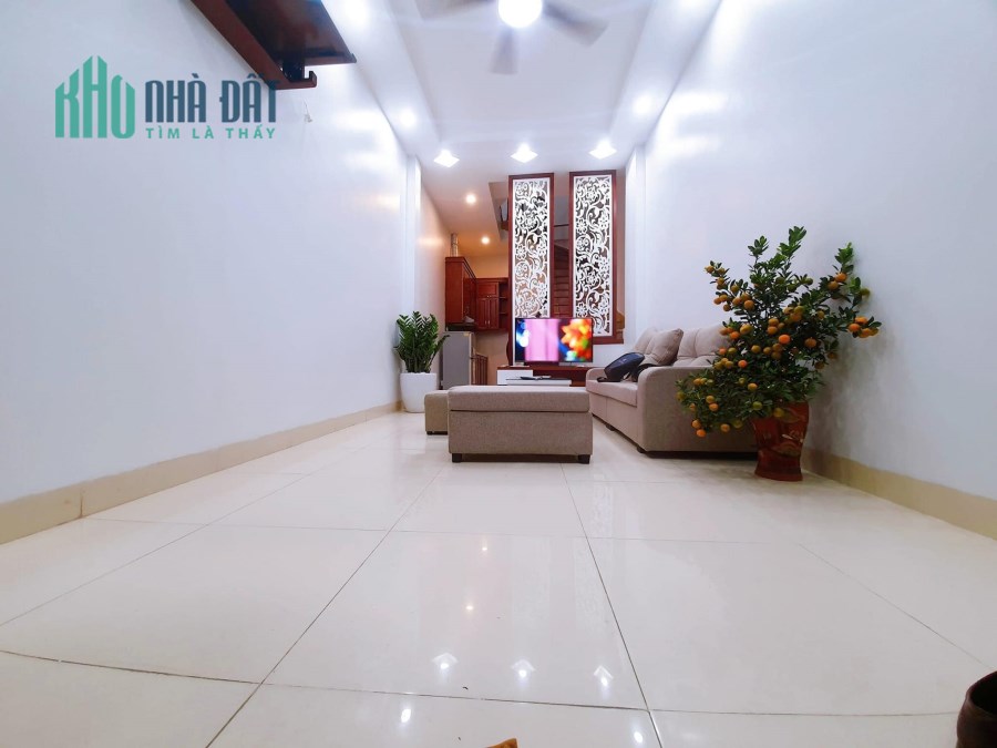Bán nhà lô góc ngã 3 Định Công Thượng, 5 tầng, chỉ 3.85 tỷ.