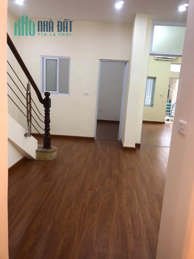 Chính chủ bán tập thể Bùi Ngọc Dương giá 2.35 tỷ, 200m2, đẹp.
