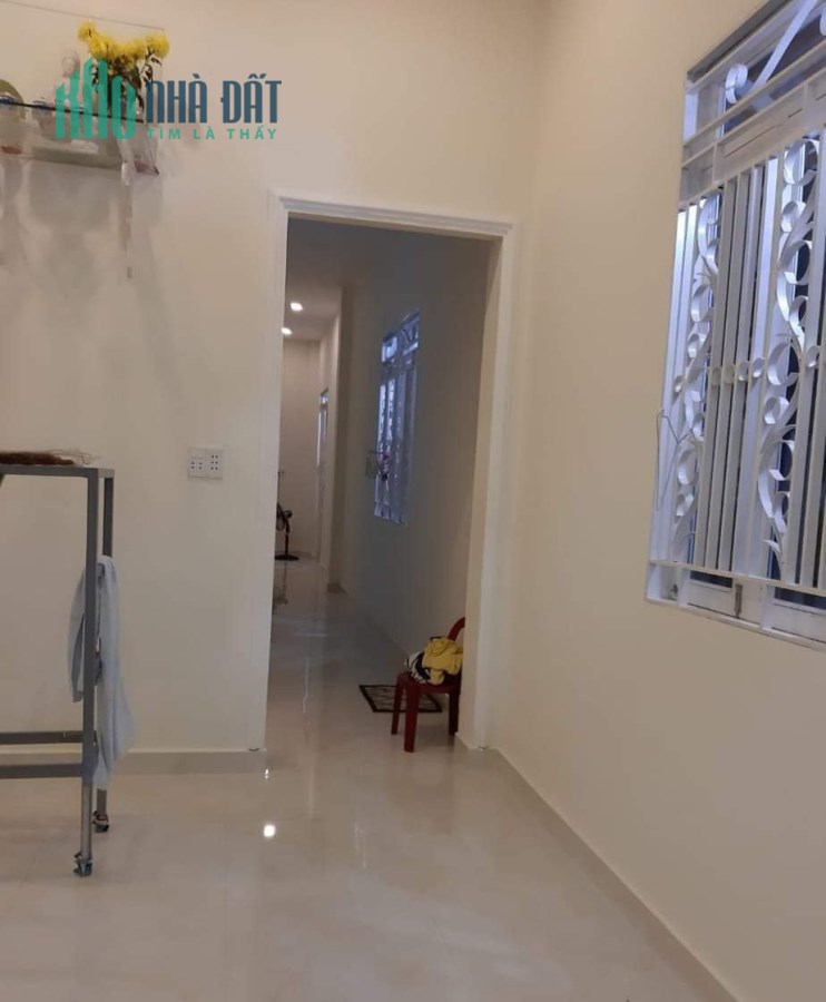 Bán đất 150 m2 ( có nhà mới xây 60m2 và một phòng trọ có gác 30 m2)