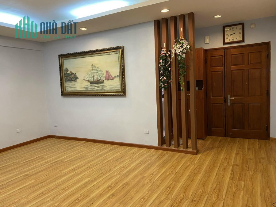 Cần bán gấp CHCC Sakura- Vũ Trọng Phụng 97,4m2 , giá 2,7 tỷ, nội thất cơ bản