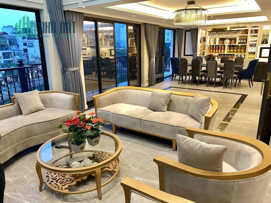 Bán nhà mặt phố Nguyễn Du 400m hai mặt tiền, cạnh hồ Thiền Quang.