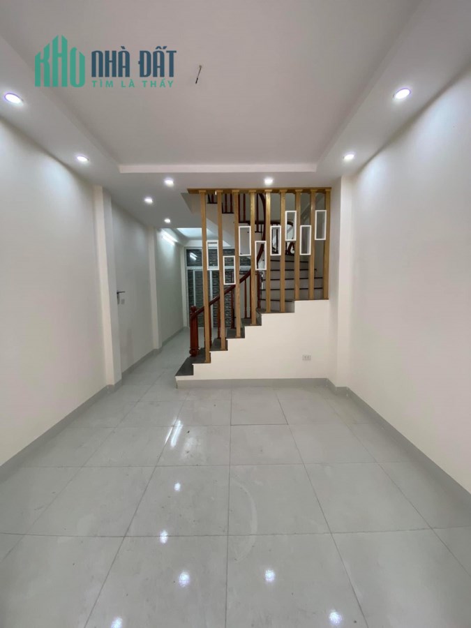 NHÀ HOÀNG MAI - MỚI TINH -VÀI BƯỚC LÊN Ô TÔ - 44m2 -NHỈNH 4 TỶ