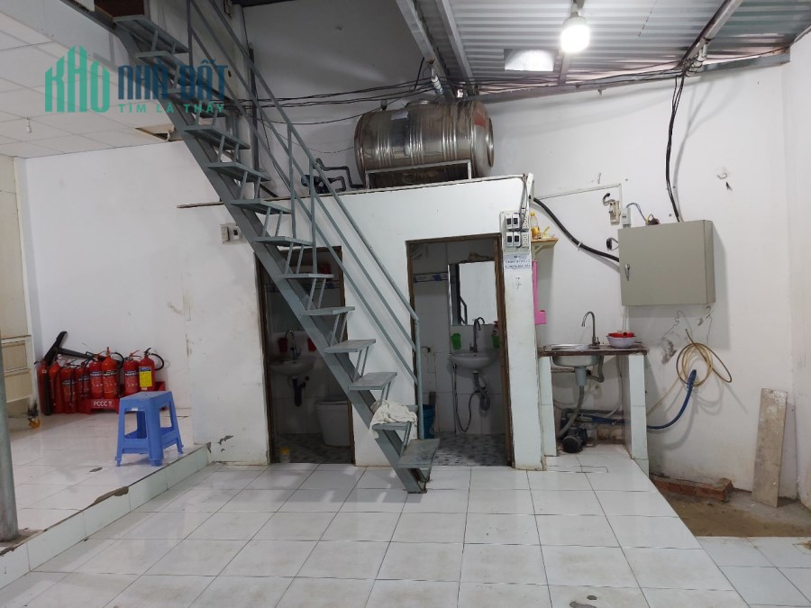 Cần cho thuê Mặt bằng xưởng Quận Bình Tân 250m²