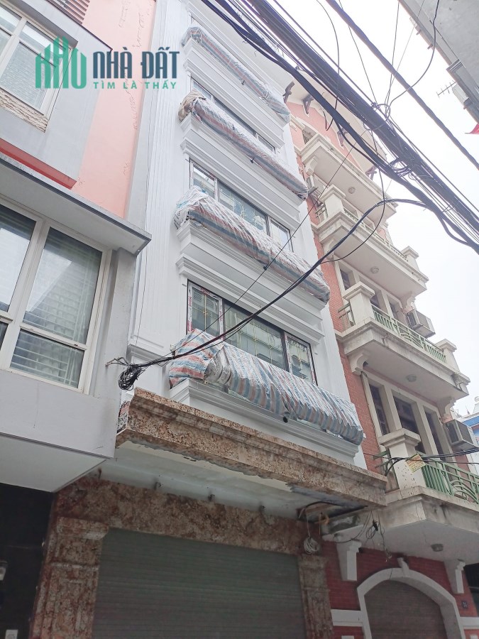 Bán gấp nhà mới phố Hoàng Quốc Việt 55m2, 6T, thang máy , ô tô 7 chỗ tránh nhau, vào   nhà 14.7 tỷ