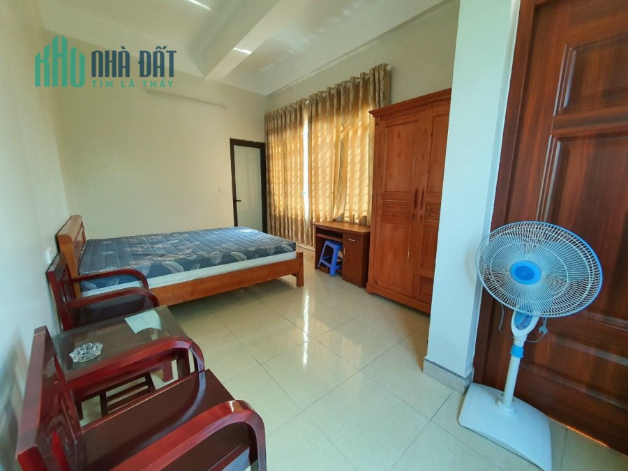 Bán nhà 4 tầng mặt đường Lương Văn Can, Liên Bảo 114m2, giá: 6 tỷ.Liên hệ: 0986.454.393