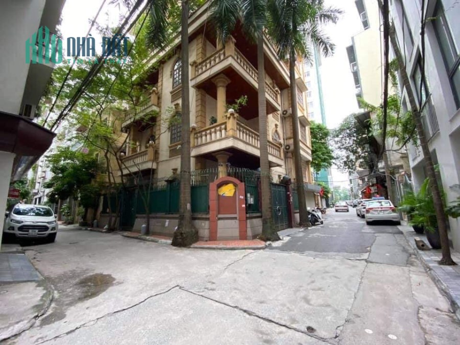 Bán biệt thự đơn lập Liễu Giai, Lô Góc 3 thoáng, Ô tô tải tránh, 180m2, 64 tỷ