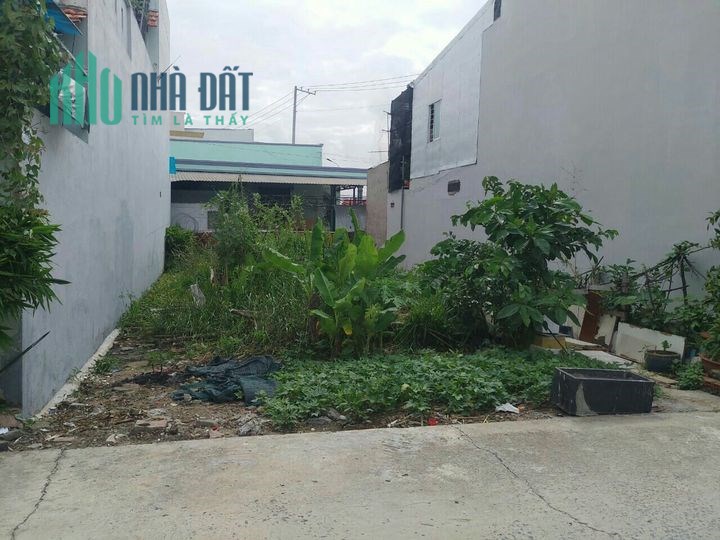 Bán đất tặng nhà, 100m2, cách mặt Phố Thành Trung Trâu Quỳ 15m. 0983253436