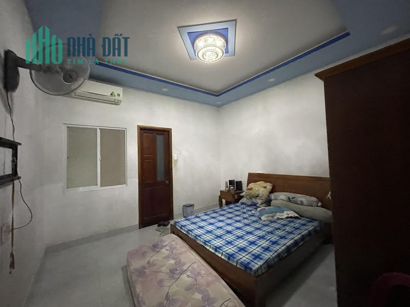 Nhà đẹp phân lô ngang chuẩn 4M, HXH cực đẹp, 5PN rộng rãi, Nguyễn Sỹ Sách P15 Tân Bình.