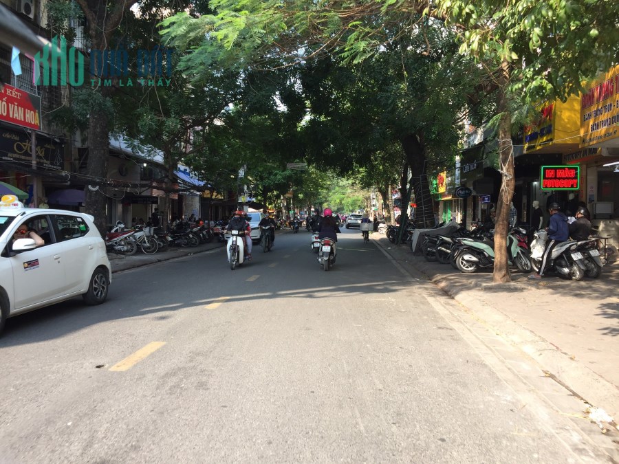 Nhà mặt đường Cát Dài. Mặt tiền hơn 5m, đang có hợp đồng thuê 50tr/tháng