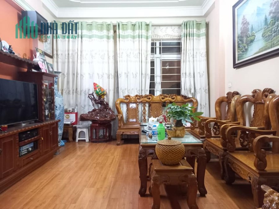 (Cực hiếm) Bán nhà Nguyễn Sơn 7 chỗ ra vào nhỉnh 5t