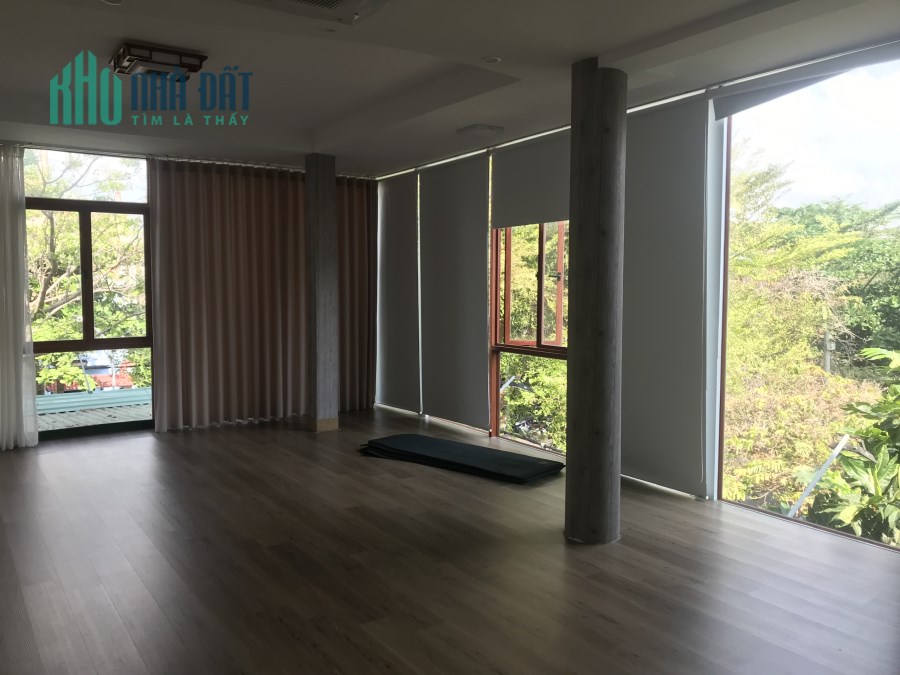 109/ Cho thuê mặt bằng 2 mặt tiền tầng 1,2 ngã 4 sát chợ Phi Trường
