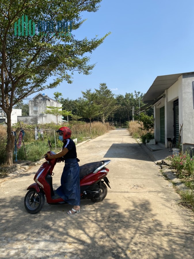 Ngộp lãi nợ ngân hàng bán lỗ 400m2 giá 1,2 tỷ ngay khu nhà cao tầng quốc lộ 13 Sổ hồng, TC