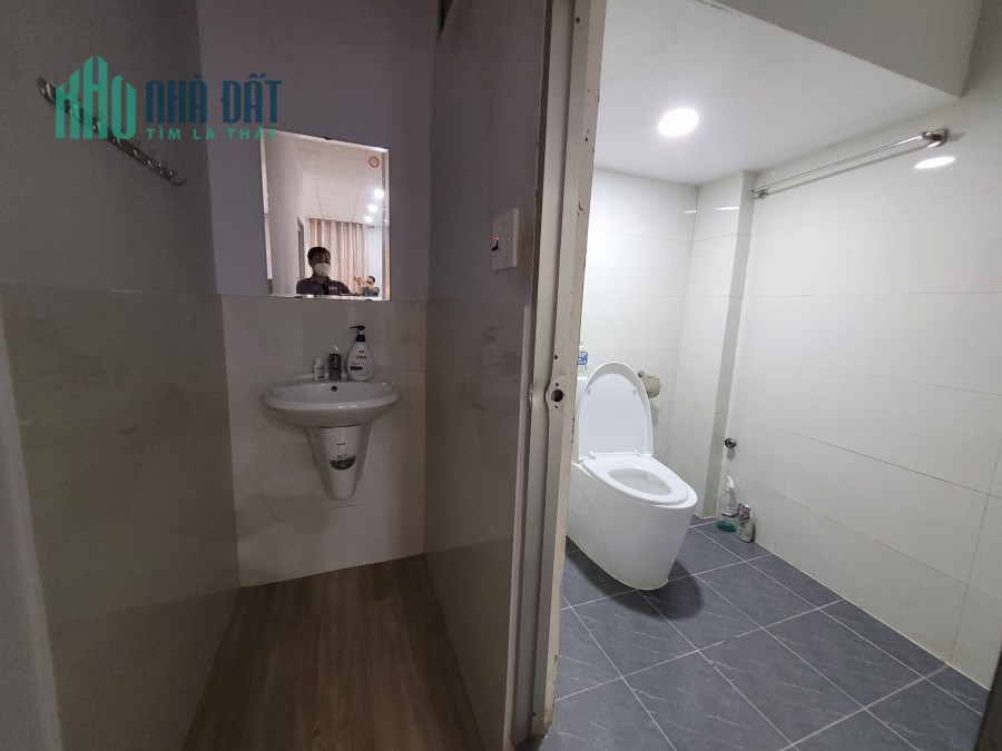 Nhà bán do dịch covid bán lỗ, HXH, gần MT 20m, Tôn Thất Thuyết,quận 4, giá 2,75 tỷ,lh 0989149953.