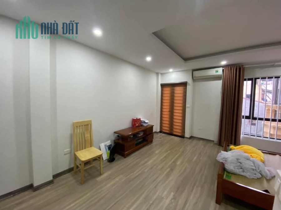 Bán CH Chung Cư phố Chùa Láng giá 2,2 tỷ, 70m2, NT cơ bản