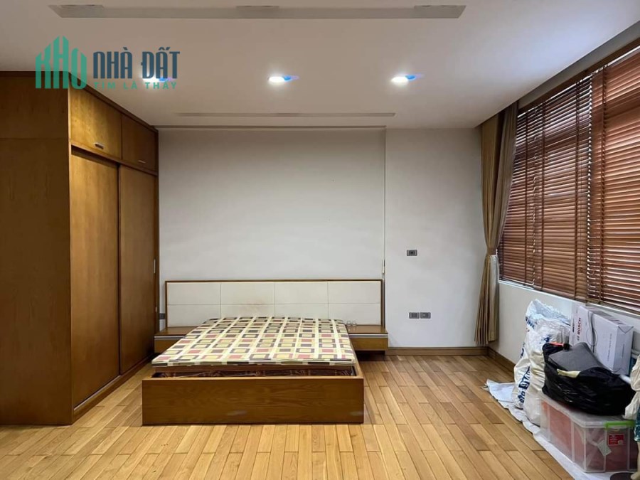Bán nhà Đường Láng, Đống Đa, 43m x 5T, Ô tô, 3 thoáng