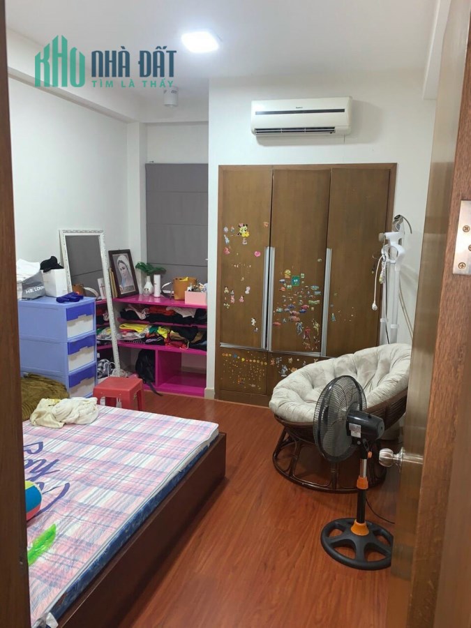 Chủ bán mua nhà lớn hơn, HXH, 1 trệt 2 lầu, giá chưa đến 3 tỷ, Quận 4, Phường 16, Lh 0989149953