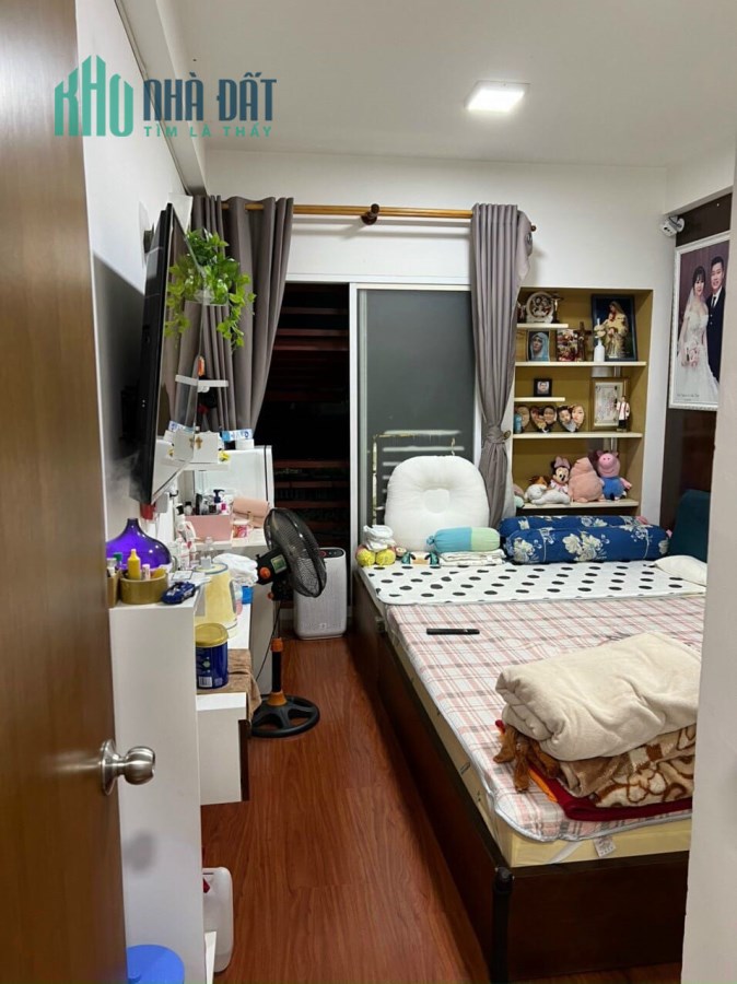 Nhà mới hẻm xe hơi đang cho thuê 10tr/tháng, phù hợp kinh doanh,Quận 4,Phường 16.