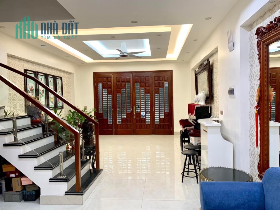 Bán nhà Mặt phố Vũ Phạm Hàm, Cầu Giấy 142m2 x5 Tầng, MT6 mét, Thang máy- Kinh Doanh Đỉnh
