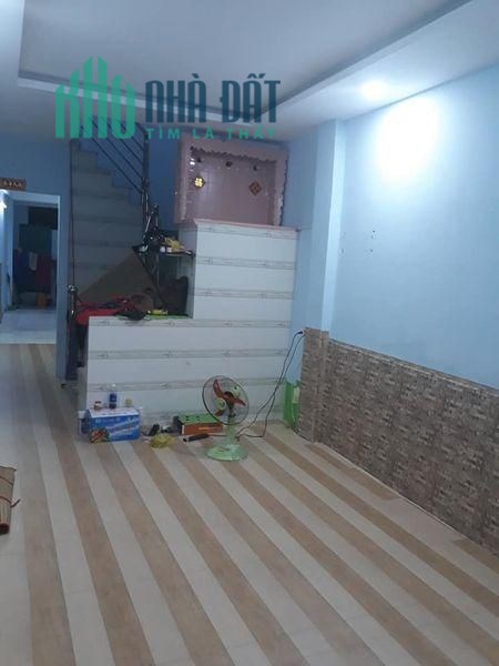 Nhà 2 tầng kiên cố- Diện tích lớn giá rẻ khu vực-Xem nhà mua ngay