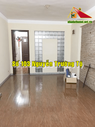 Bán căn hộ tầng 2, đầu hồi, 3 mặt thoáng, tại 103 Nguyễn Trường Tộ, Ba Đình,Hà Nội