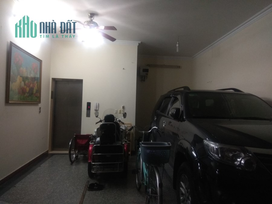 Bán nhà phân lô ngõ 34 phố Hoàng Cầu,Ô chợ Dừa dt 115 m2 x 5 t thang máy giá 24 tỷ