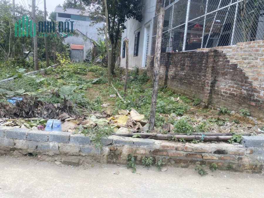 BÁN GẤP 150m2 xã Hòa Thạch cách trục liên huyện chỉ 300m giá 10tr/m2. LH:0977234623