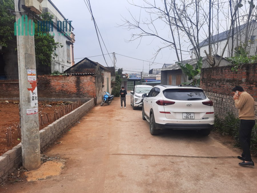BÁN GẤP 506m2 cách đường nhựa Hòa Thạch 15m giá 10tr/m2. LH:0977234623