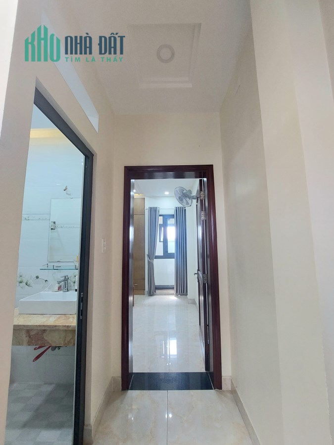 Khu VIP không quy hoạch , 2 tầng BTCT, tặng toàn bộ nội thất,quận 4,Phường 4,lh 0989149953
