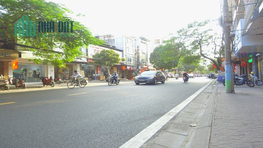 Chính chủ rất thiện chí bán nhà mặt đường Lương Khánh Thiện, giá cực tốt