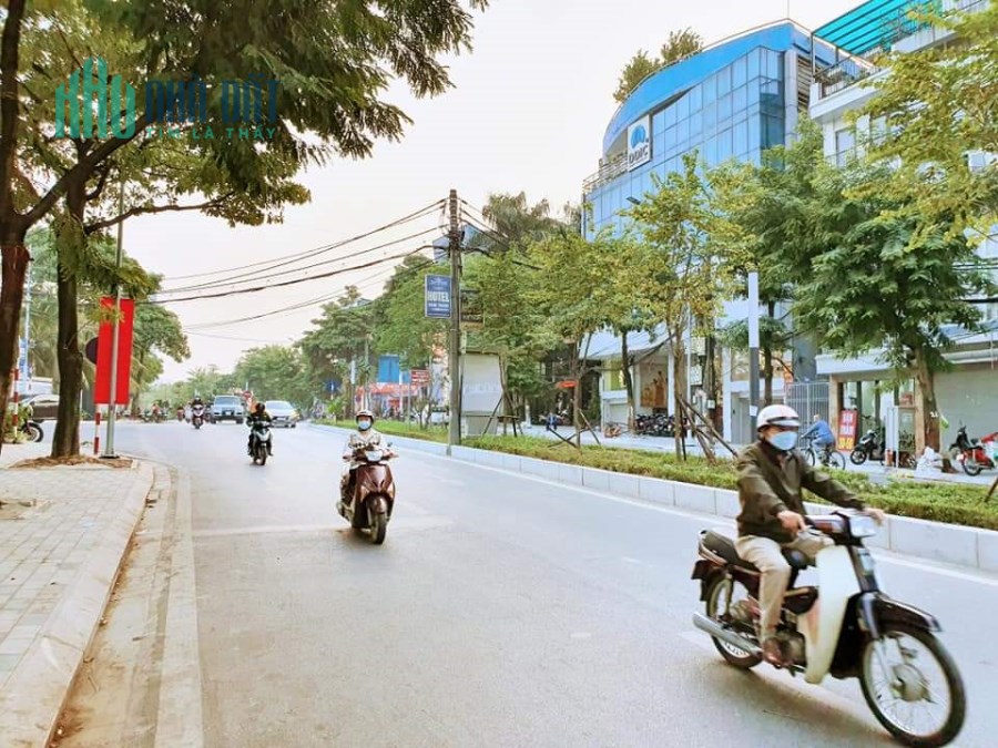 Lạc Long Quân, Đất 140Mx5.9MT. Gần phố. Ô tô nhỏ vào. Giá 14.8 tỷ.