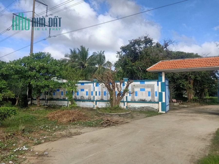 Mặt tiền đường Quản Lộ Phụng Hiệp, khu nhà vườn, gần 9000m, ngang 68m, Tân Thành,Cà Mau, giá 68 tỷ.