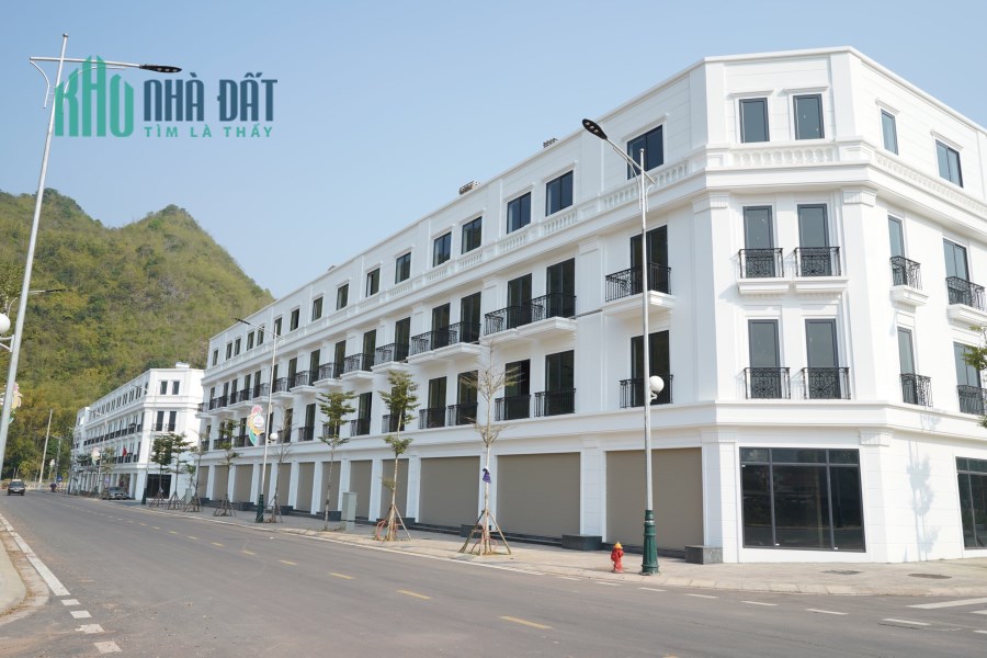LẦN ĐẦU TIÊN CÓ MẶT TẠI SƠN LA. SHOPHOUSE 2 MẶT TIỀN ĐỈNH CỦA CHÓP