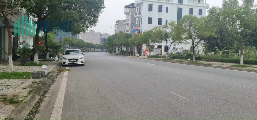 Bán 2 lô liền nhau mặt phố Lý Nam Đế, Khai Quang. DT 120m2, LH 0986.454.393-0986.797.222