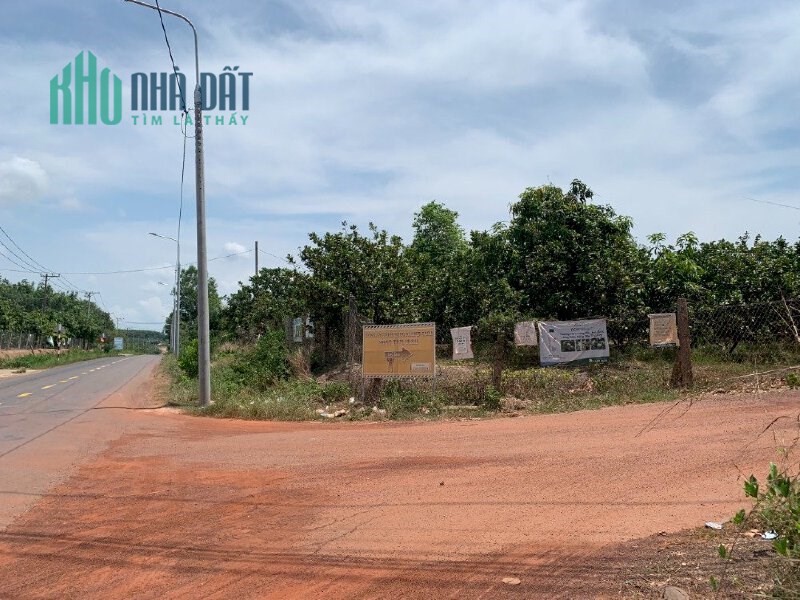 Bán nhà MT Nam Lộ 101, giá 2,2 tỷ 300m2 thổ cư