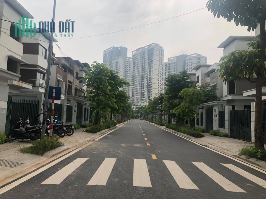 Bán biệt thự ngoại giao đoàn sổ đỏ chính chủ giá tốt