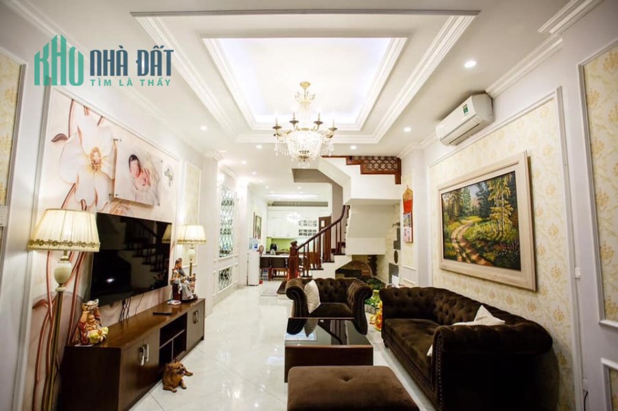 Bán nhà TRUNG TÂM Đống Đa, nội thất sang trọng, 65m2, 4 tầng, chỉ 6.3 tỷ.