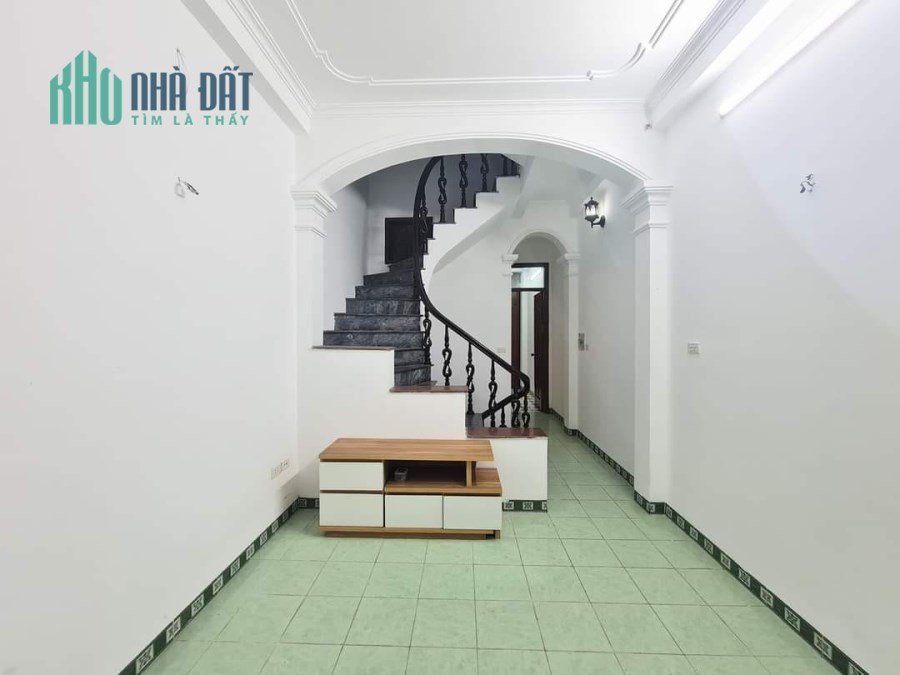 Bán nhà riêng GIáP BáT 10M Ra Phố, 70m, NHỈNH 4 Tỷ, NỞ HẬU, an sinh đỉnh