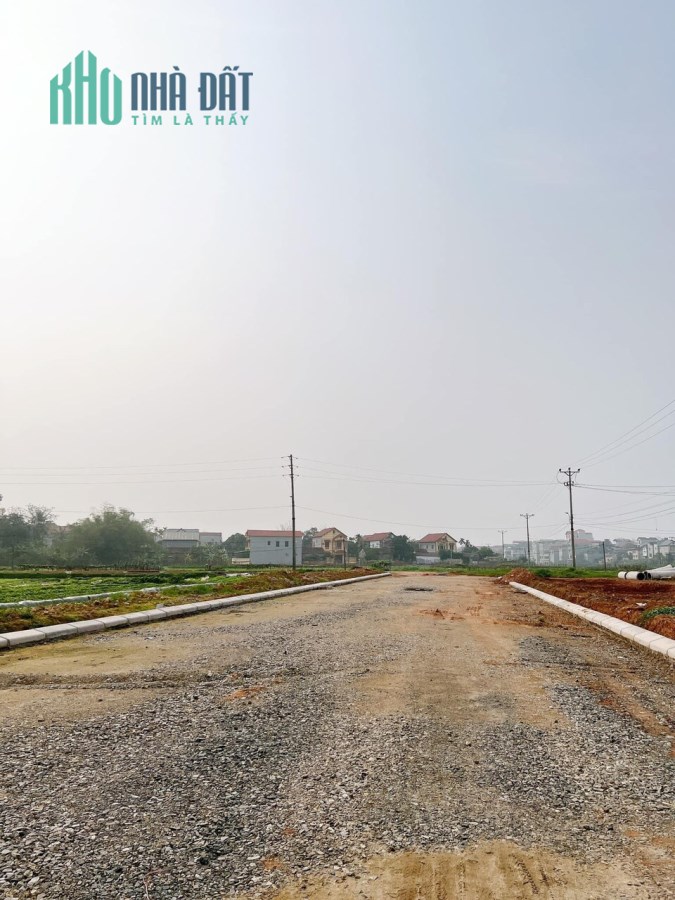 Bán đất đấu giá Lai Sơn , Đồng Tâm, Vĩnh Yên. 100m2, giá: 2,5 tỷ. Liên hệ: 0986.797.222-0986.454.393