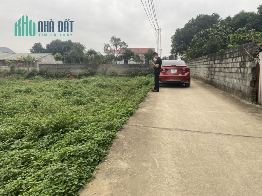 Do cần tiền bán gấp mảnh đất tại Hòa Thạch , Quốc Oai, diện tích 1000m