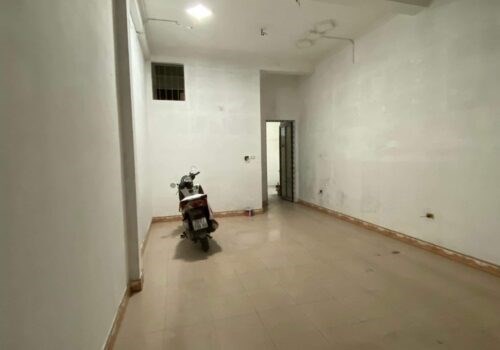 Gia đình có nhu cầu cho thuê cửa hàng mặt phố 182 Tây Sơn, 12tr; 0946468448