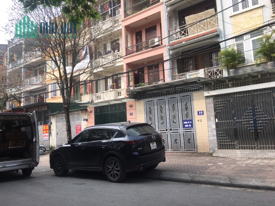 Bán nhà phân lô mặt ngõ  Trung kính, DT: 92m2, ngõ rộng 7m, Vị trí trắc địa