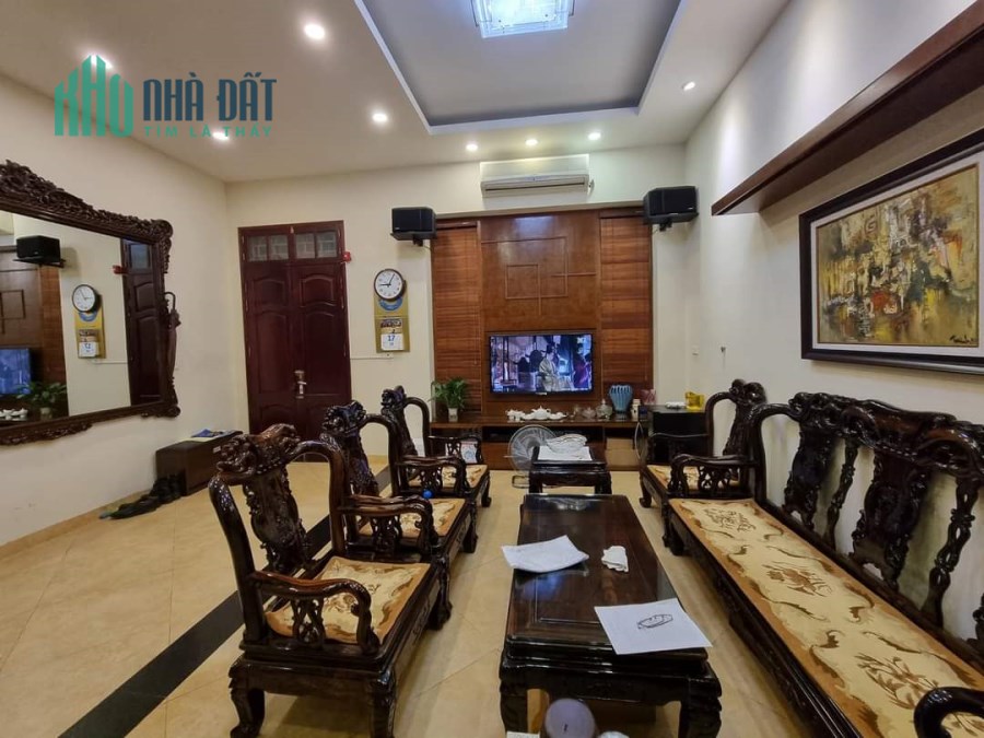 Bán nhà đường Trần Quốc Hoàn, Cầu Giấy, 55m x 5 tầng, Ô tô tránh