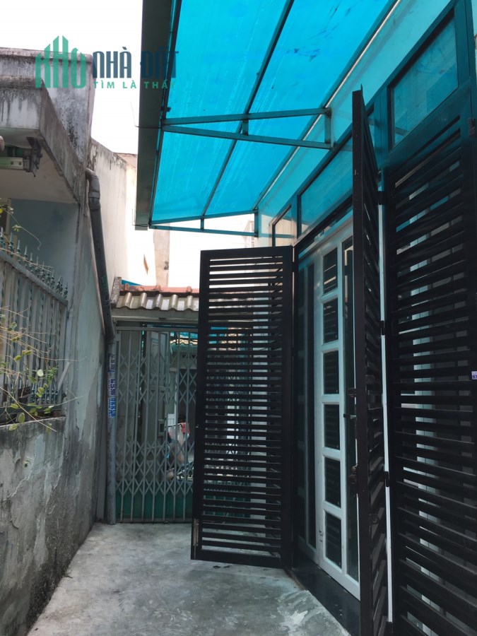 Nhà trung Tâm quân 10 , cách mặt tiền 20m2
