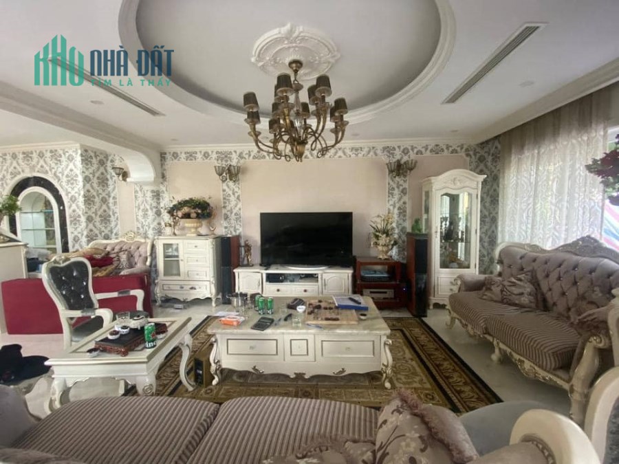 Bán nhà Hoàng Cầu, Đống Đa, DT: 60m2, MT: 4.5m, Phân Lô. Giá 14.5 tỷ