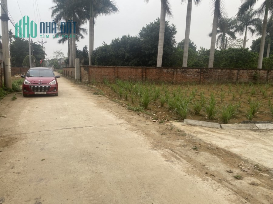 Bán gấp lô góc 2 mặt tiền 298m2 gần ngay DHO9 xã Hòa Thạch. LH: 0977234623