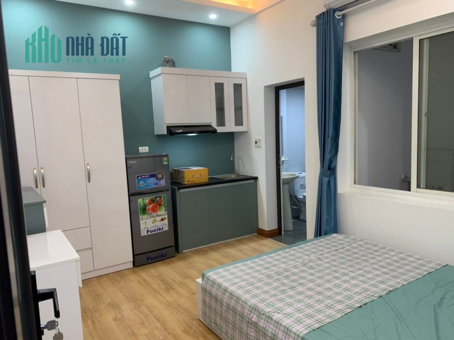 Cần bán căn ccmn full nội thất ở Cầu Giấy. Diện tích 70m x 5 tầng. giá bán 8 tỷ hơn.