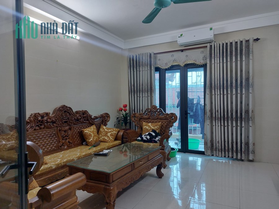 Nhà Ngọc Hồi 75m 5 tầng, thang máy, mặt ngõ kinh doanh, oto tránh, cách mặt đường Quang Trung 30m