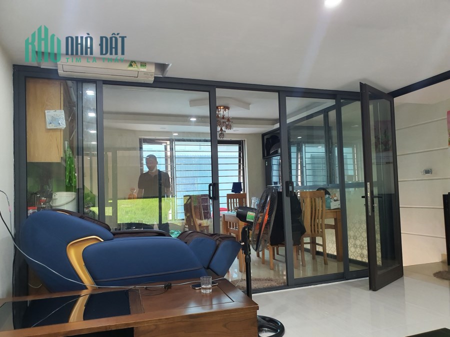 Bán nhà mặt phố Nam Đuống 80mx5Tầng, 16 tỷ.