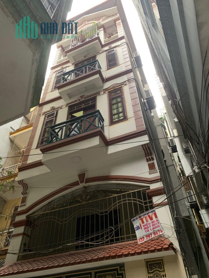 Bán nhà ngõ 49 Huỳnh Thúc Kháng, Đống Đa, 45m2, MT 4.3m, Gara ÔTÔ. Giá 10.8 tỷ